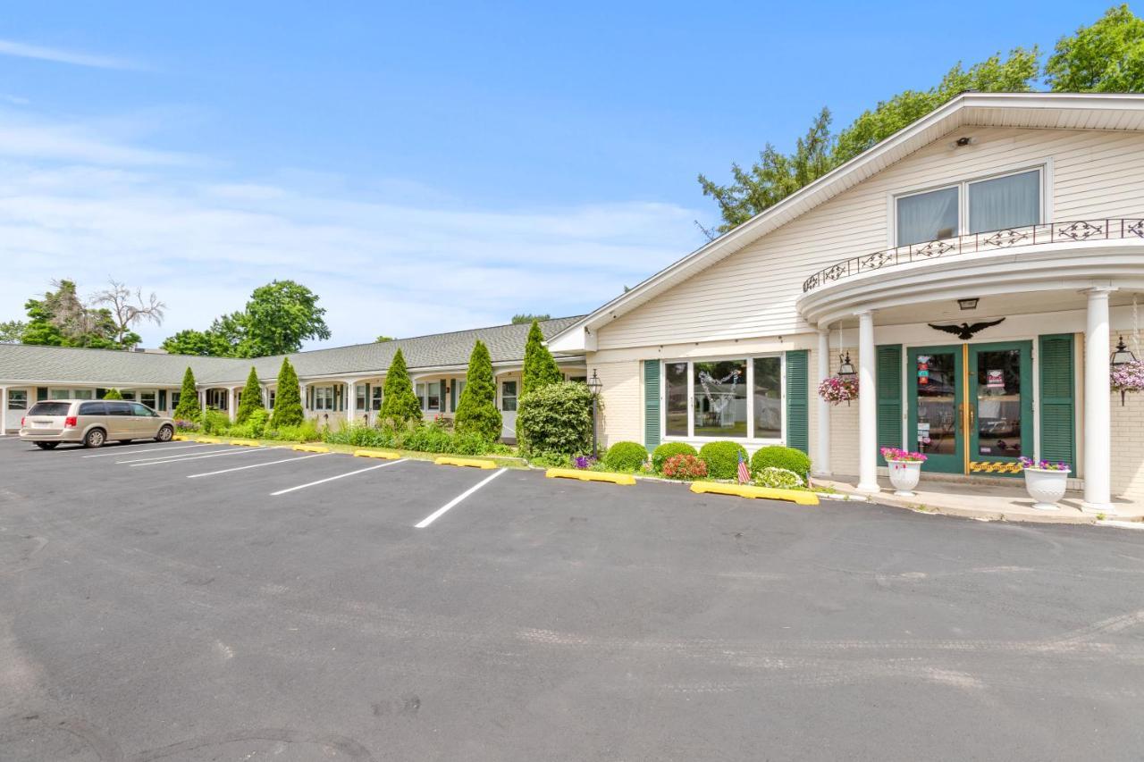 Glass House Inn Erie Near I-90 & I-79 Buitenkant foto